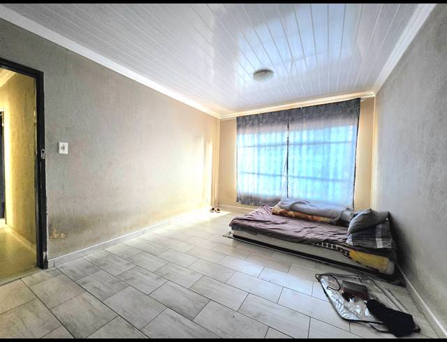 3 BEDROOM FREEHOLD FOR SALE IN IVY PARK